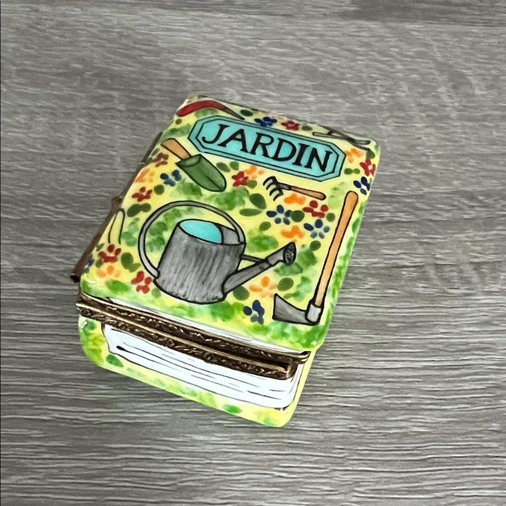 Limoges Jardin Floral Trinket Box